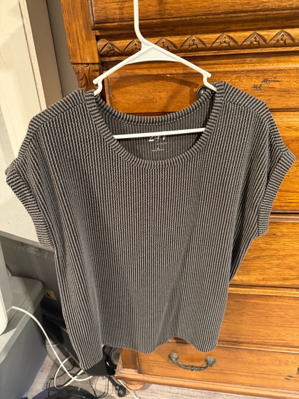 Ribbed Short-Sleeve Crewneck Top - Gray